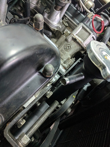 Radiator bleed pipe check valve EAC4168 - XJ-S - Jag-lovers