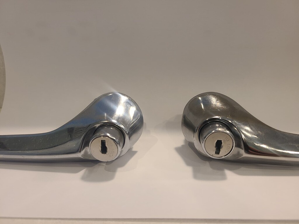 Door Locks orientation EType Jaglovers Forums