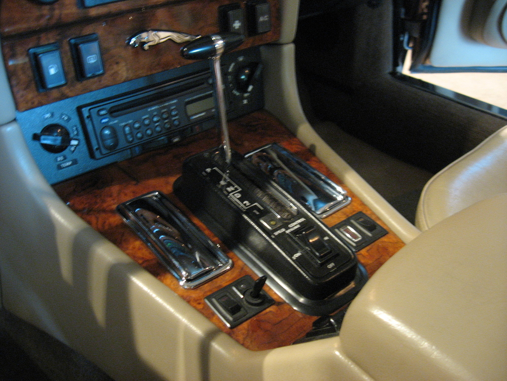 Transmission kickdown switch - XJ-S - Jag-lovers Forums