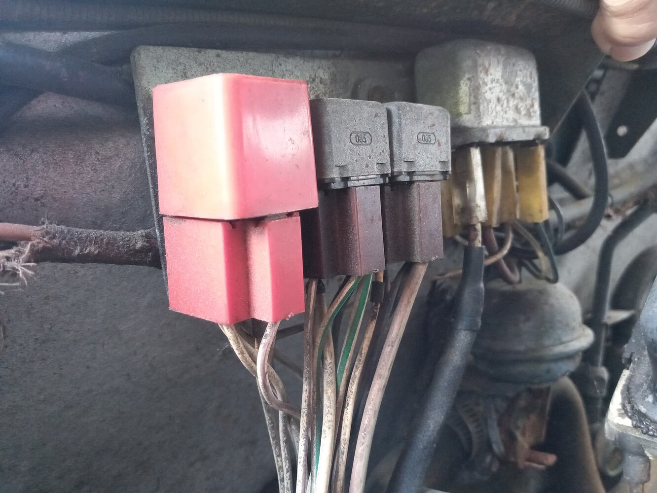 85 XJ6 Fuel Pump Run Constantly XJ Jaglovers Forums