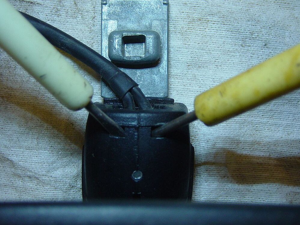 How to reattach Rear View Mirror on XK 8? XK8 Jaglovers Forums