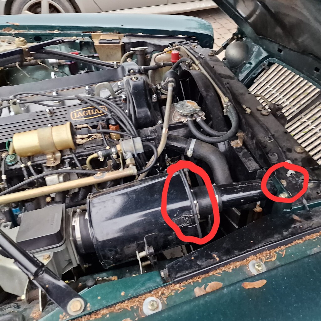 Smoke, engine bay (filter?) XJ6, 1981 XJ Jaglovers Forums