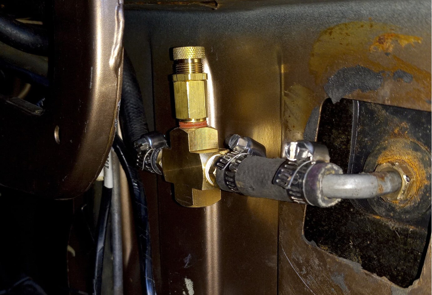 Collapsed fuel tank prevention XJ Jaglovers Forums