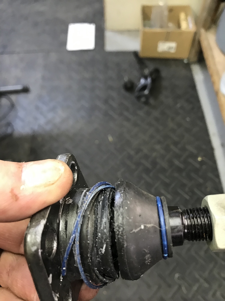 Series II lower ball joint install XJ Jaglovers Forums