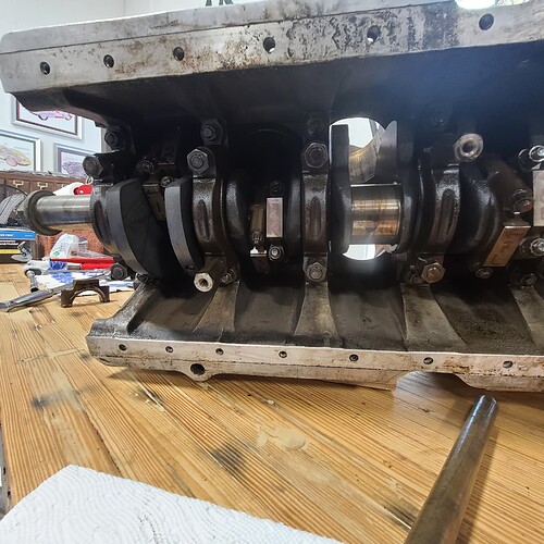 2 - Front 6 pistons extracted