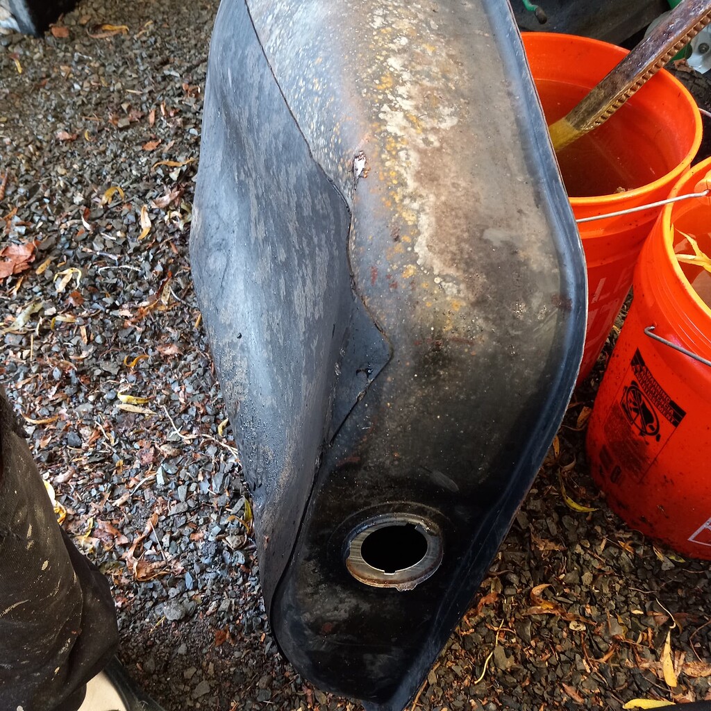 Damaged/Collapsed gas tank XJ Jaglovers Forums