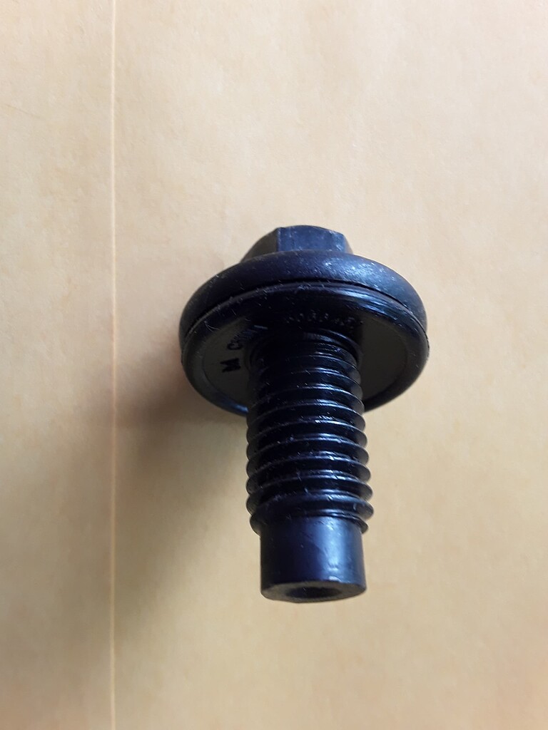 Oil leak at bottom pan due to drain screw leaking XType Jaglovers