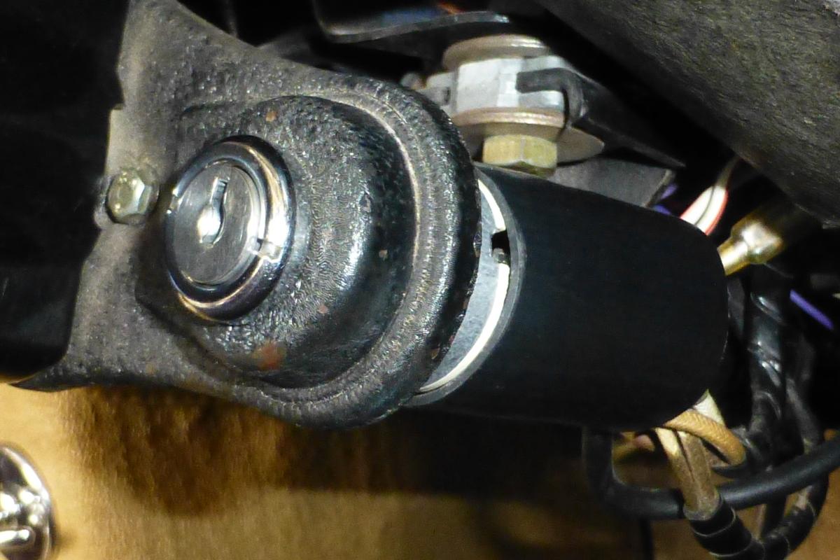 XKE S2 Ignition Switch What holds in place? EType Jaglovers Forums