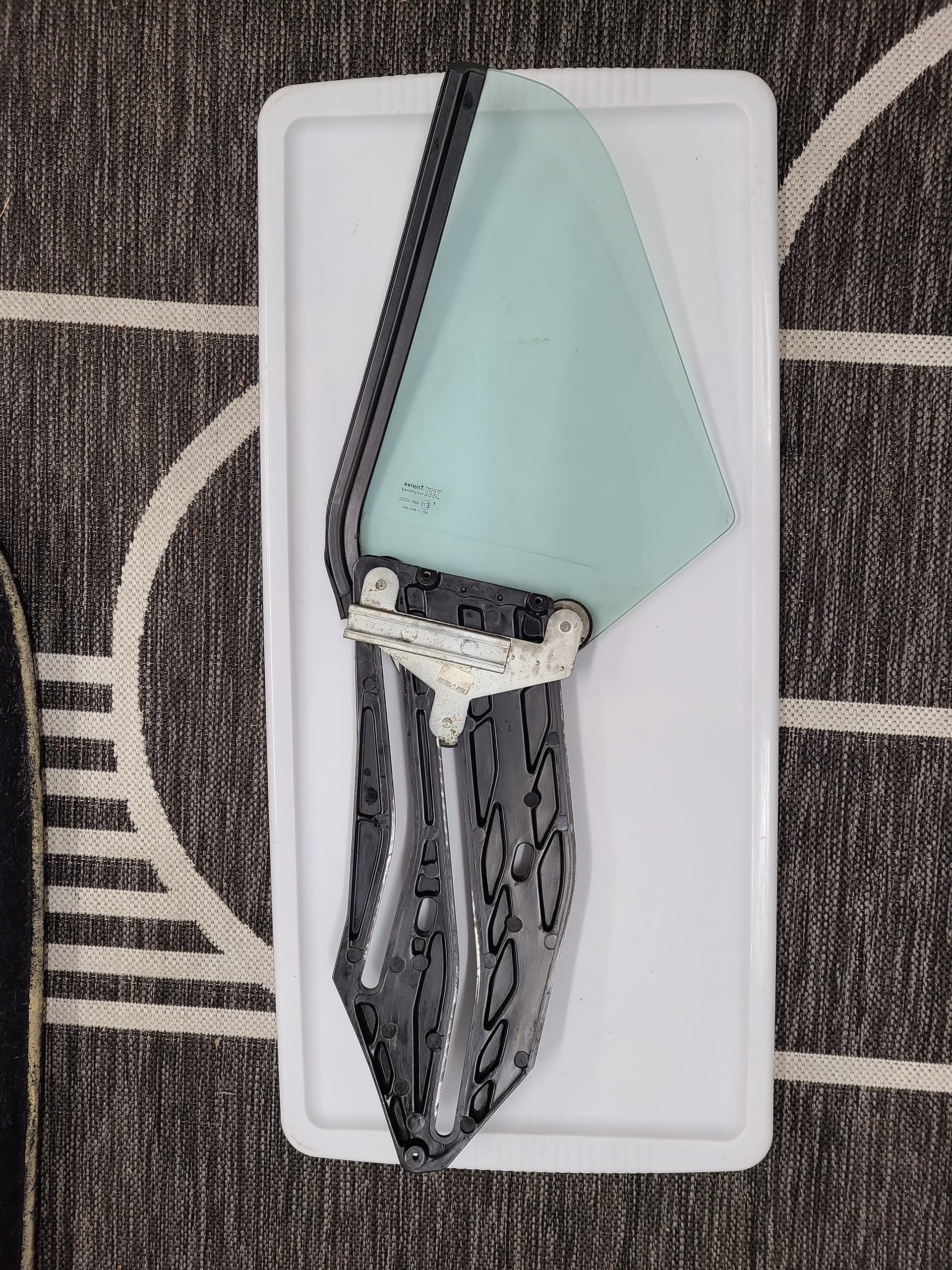 [xj-s] easy fix for stuck convertible rear window - XJ-S - Jag-lovers ...