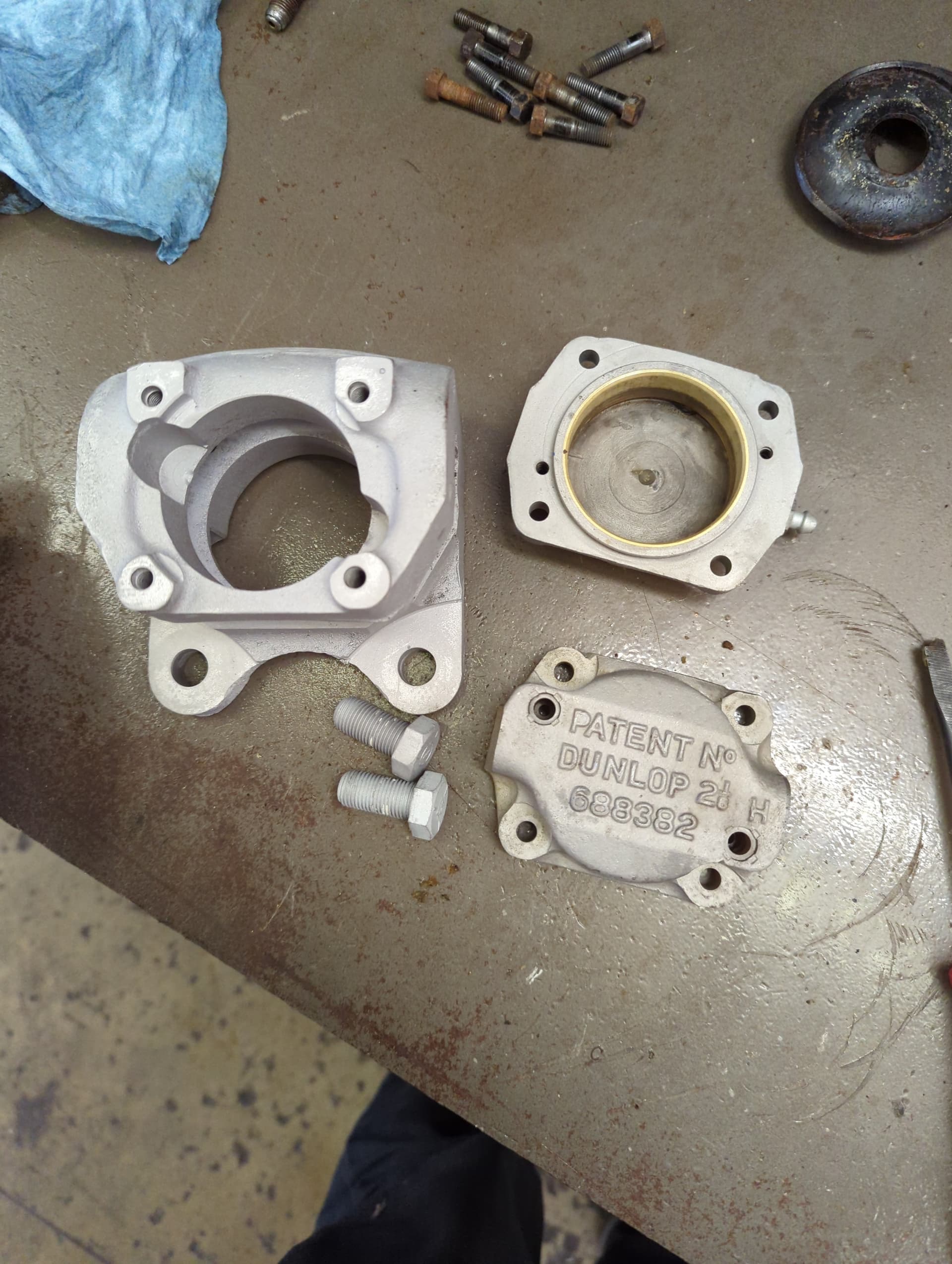 Caliper piston removal XK Jaglovers Forums