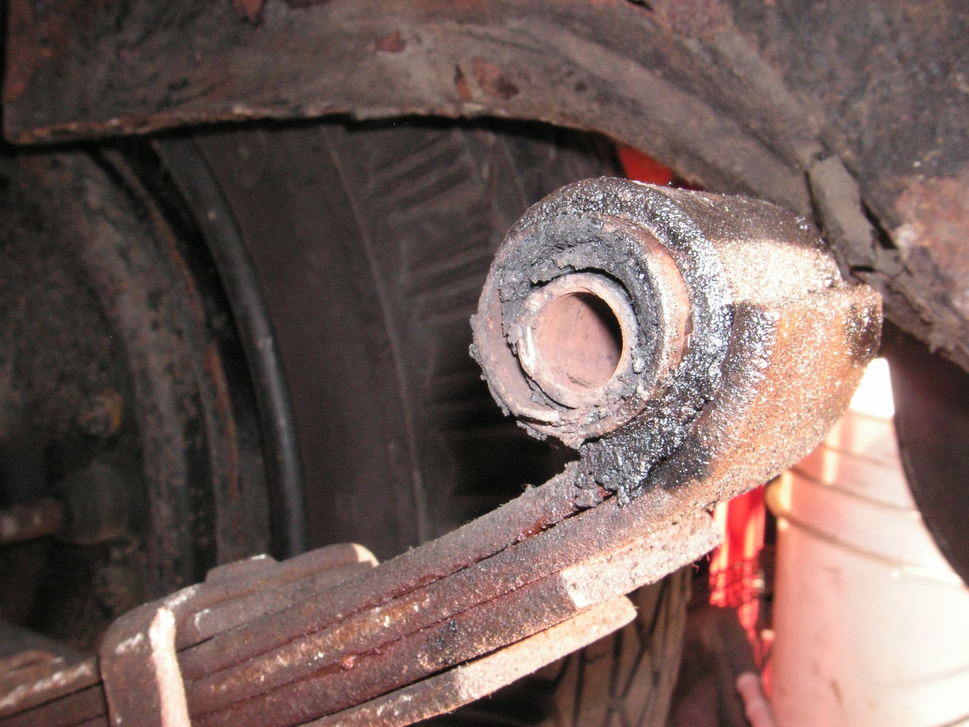Installing rear leaf spring bushings XK Jaglovers Forums