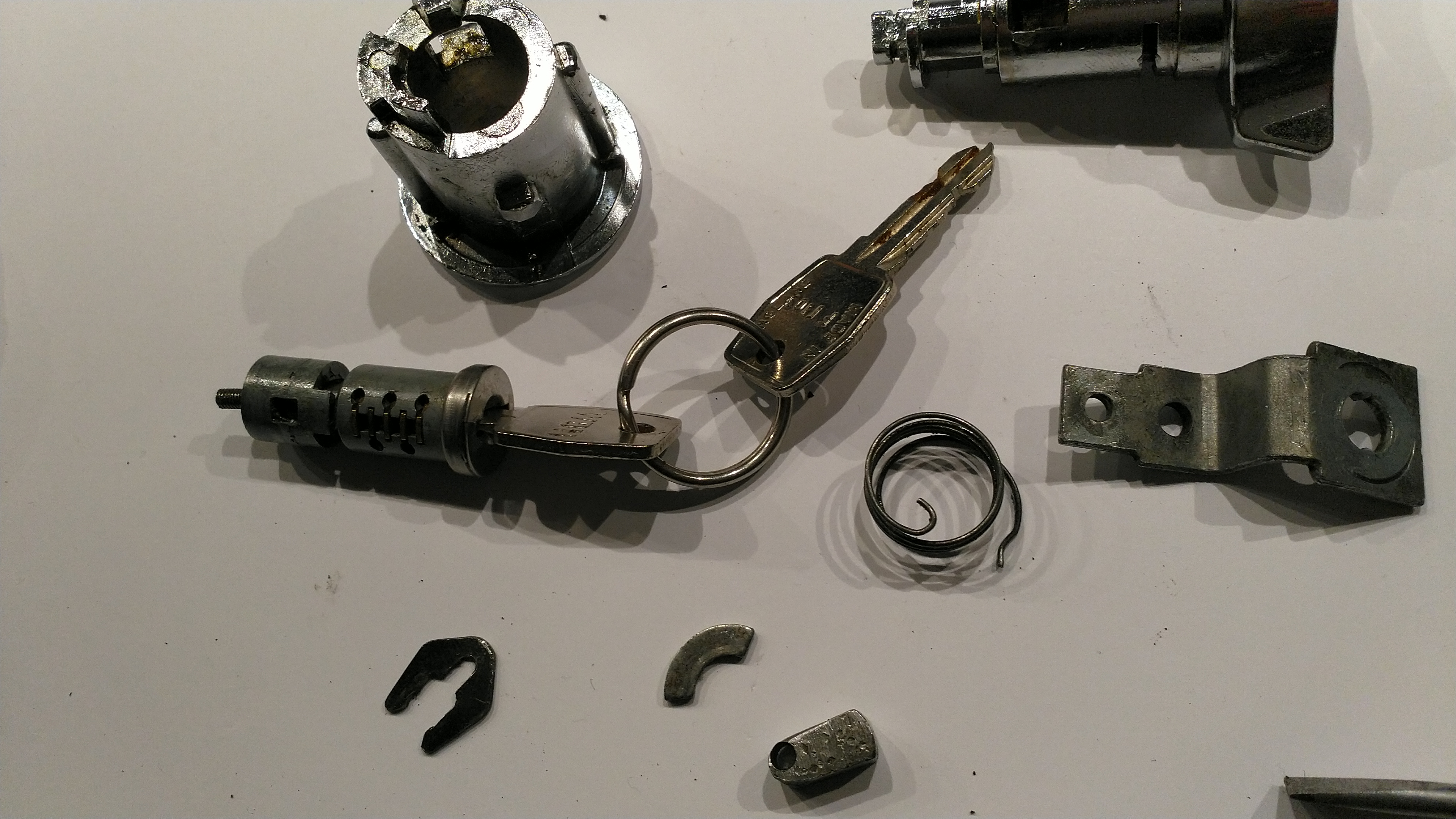 Pictures of trunk and door locks XJ Jaglovers Forums