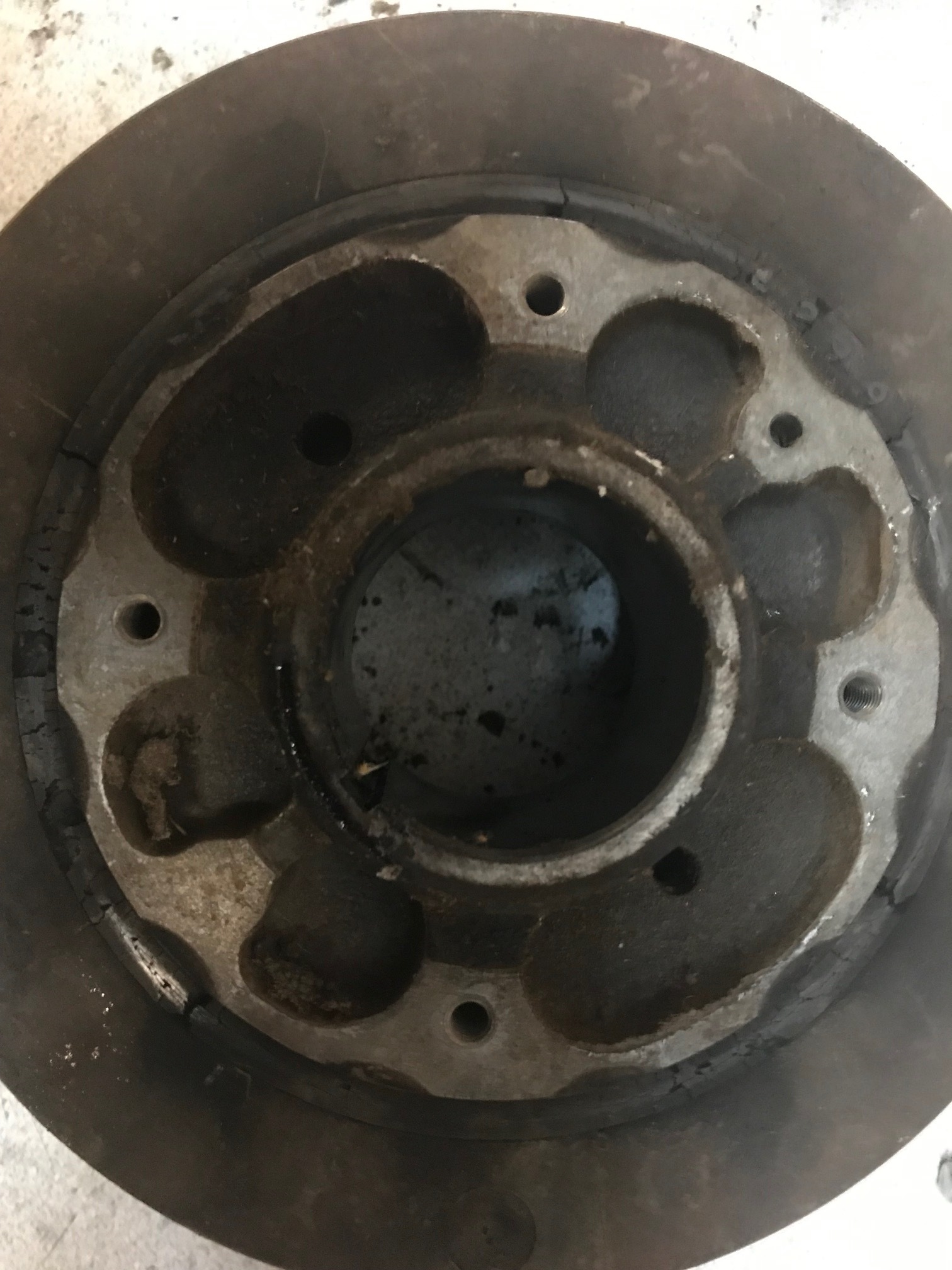 Removing harmonic balancer (damper) on my 1989 XJ40 XJ40 Jaglovers