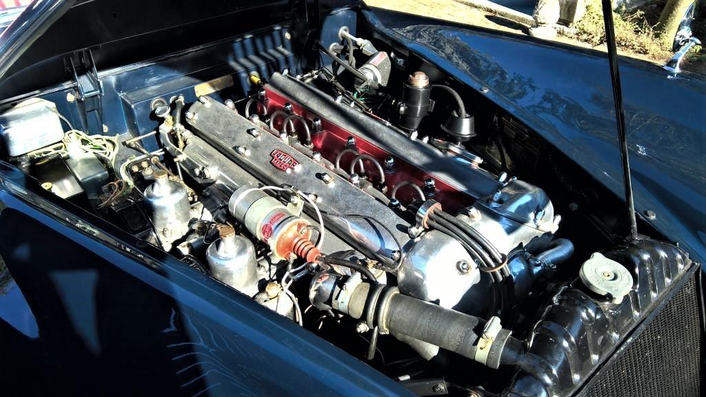 Spark plug wire spacers for an XK 140 XK Jaglovers Forums