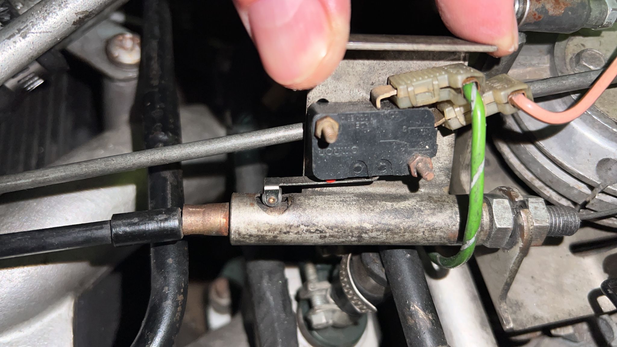 [xj-s] kick-down switch - XJ-S - Jag-lovers Forums