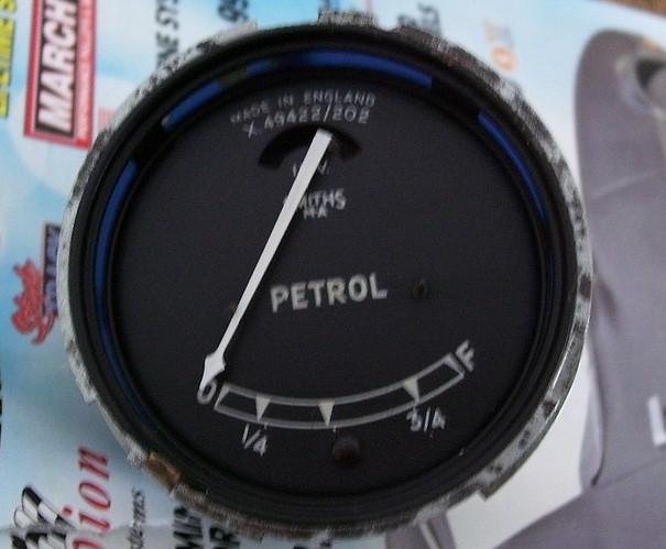 XK fuel gauges (1)