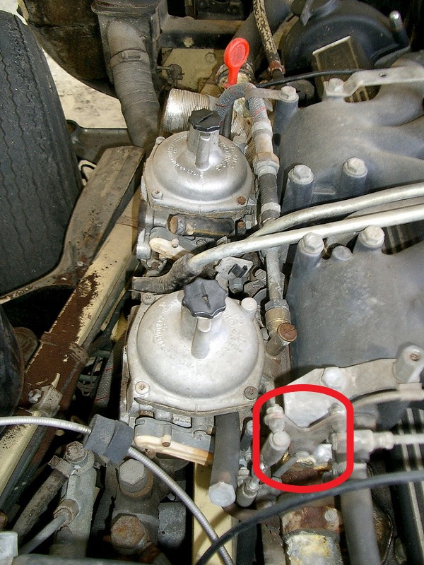 Looking for Throttle linkage pivot brakets right and left, E Type series 3 EType Jag