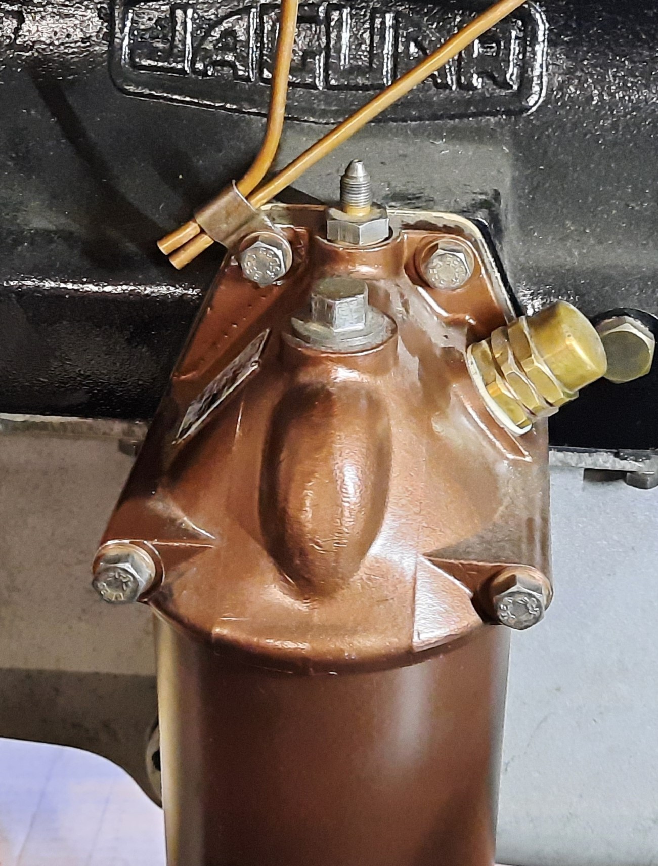 Oil filter canister retaining bolt parts - XK - Jag-lovers Forums