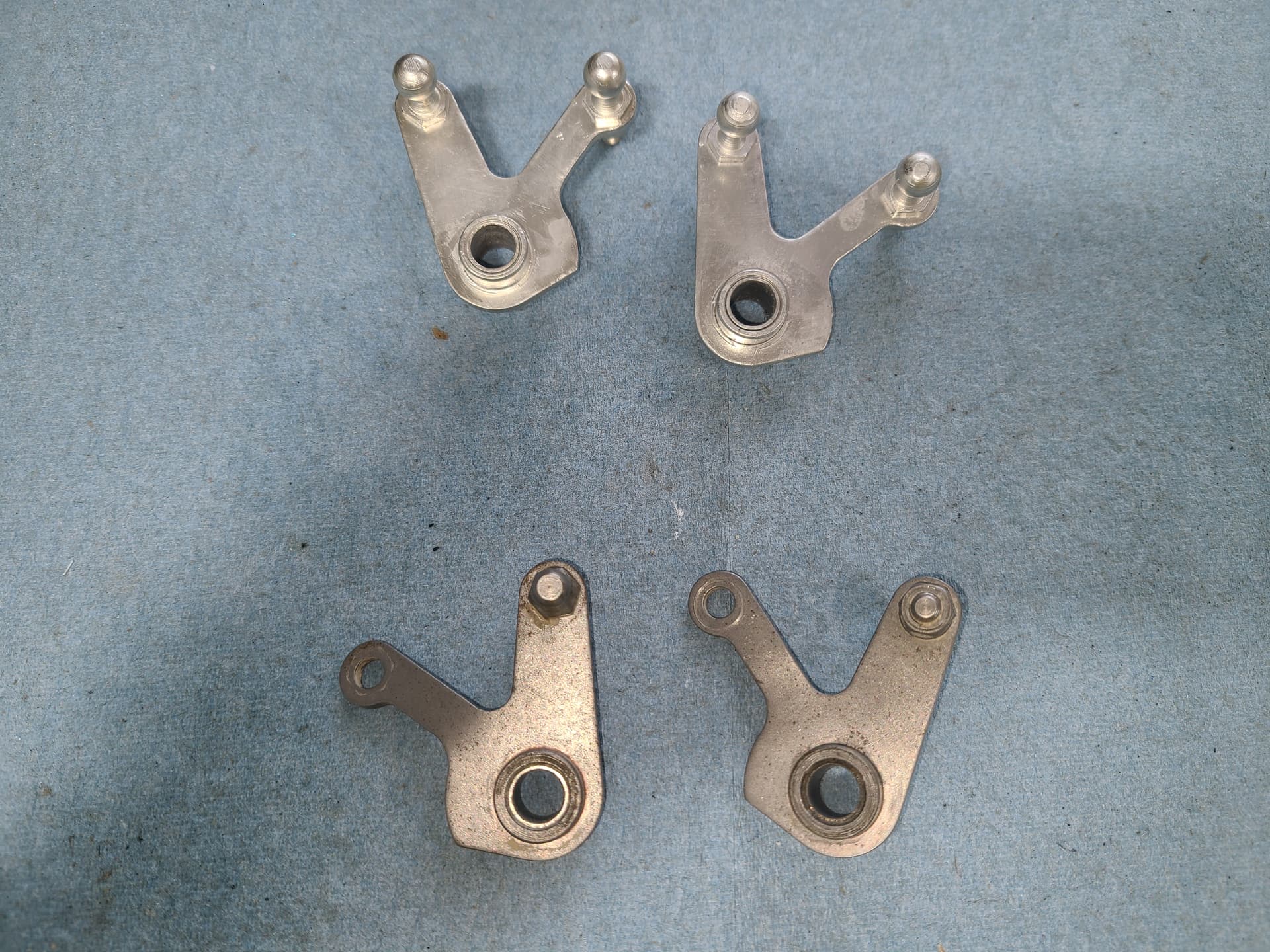 Looking for Throttle linkage pivot brakets right and left, E Type series 3 EType Jag