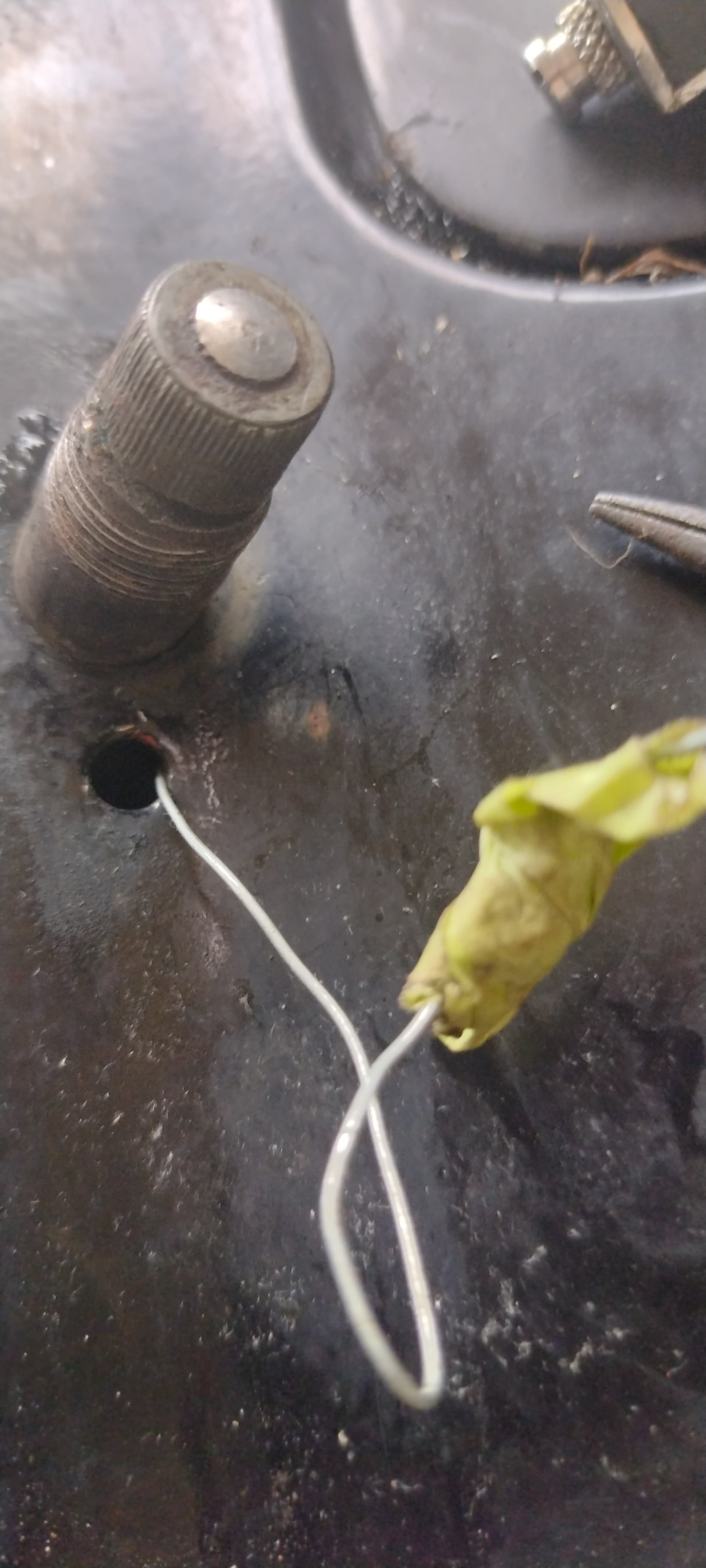 Washer fluid hose disconnected just under dash 420G Saloons Jag