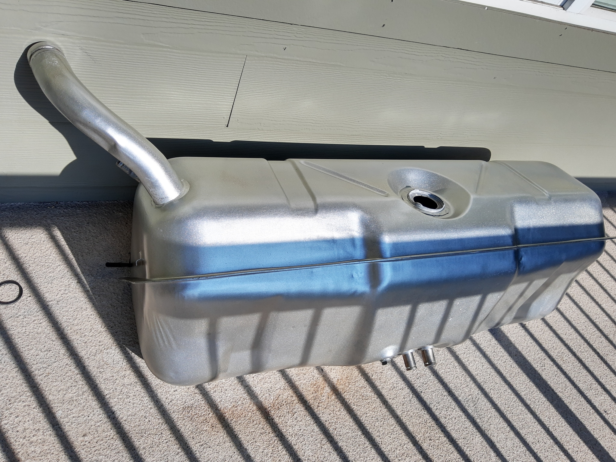 8889 gas tank replacement XJ40 Jaglovers Forums