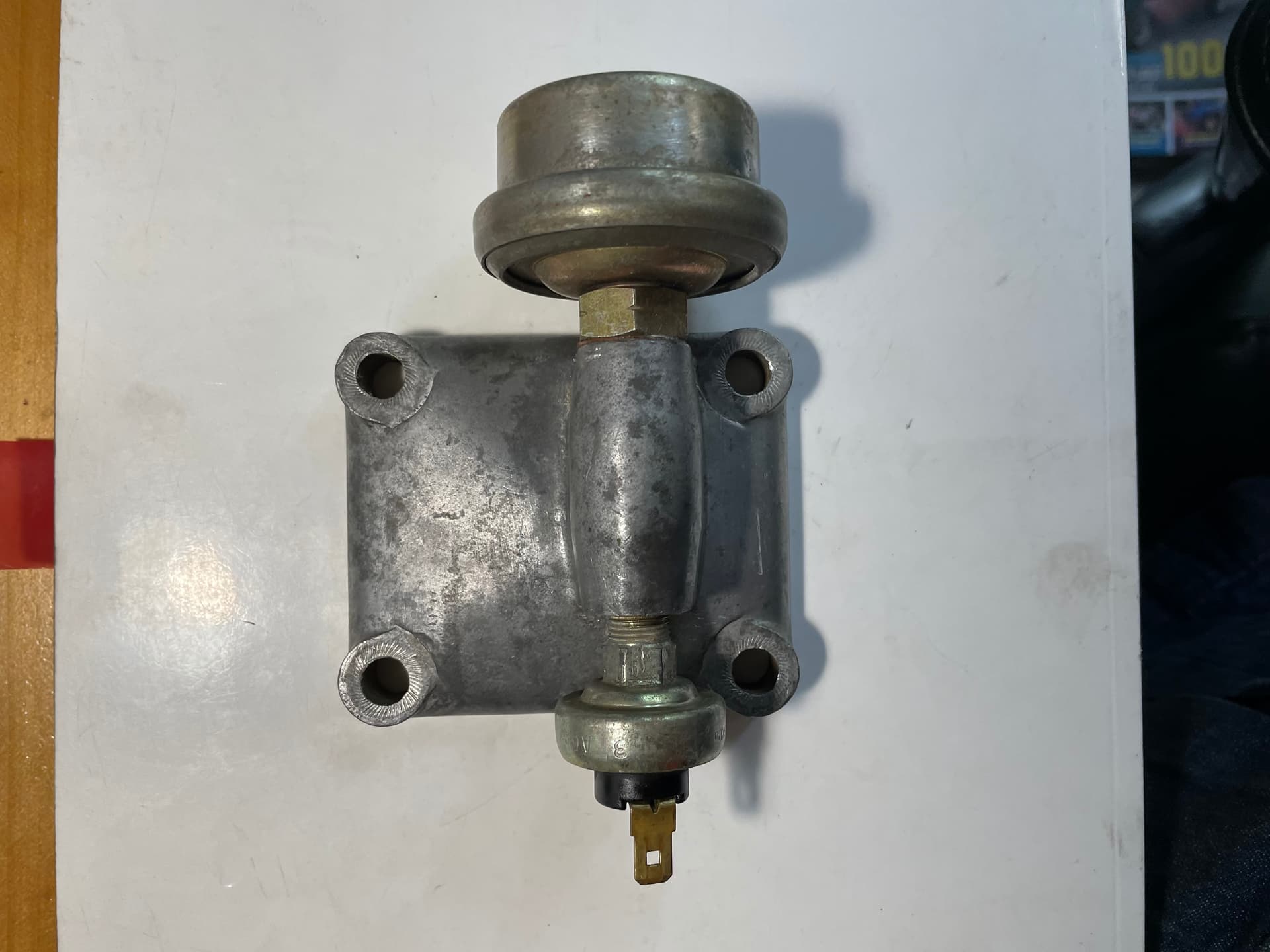 More 1974 V-12 Rebuild Confusion - Oil Pressure Sensor and Feed