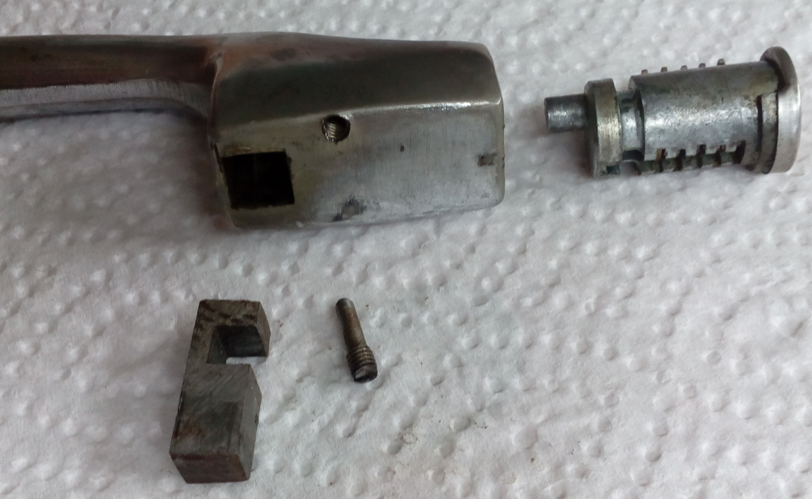 MKV Boot Lock Cylinder Removal PreXK Jaglovers Forums