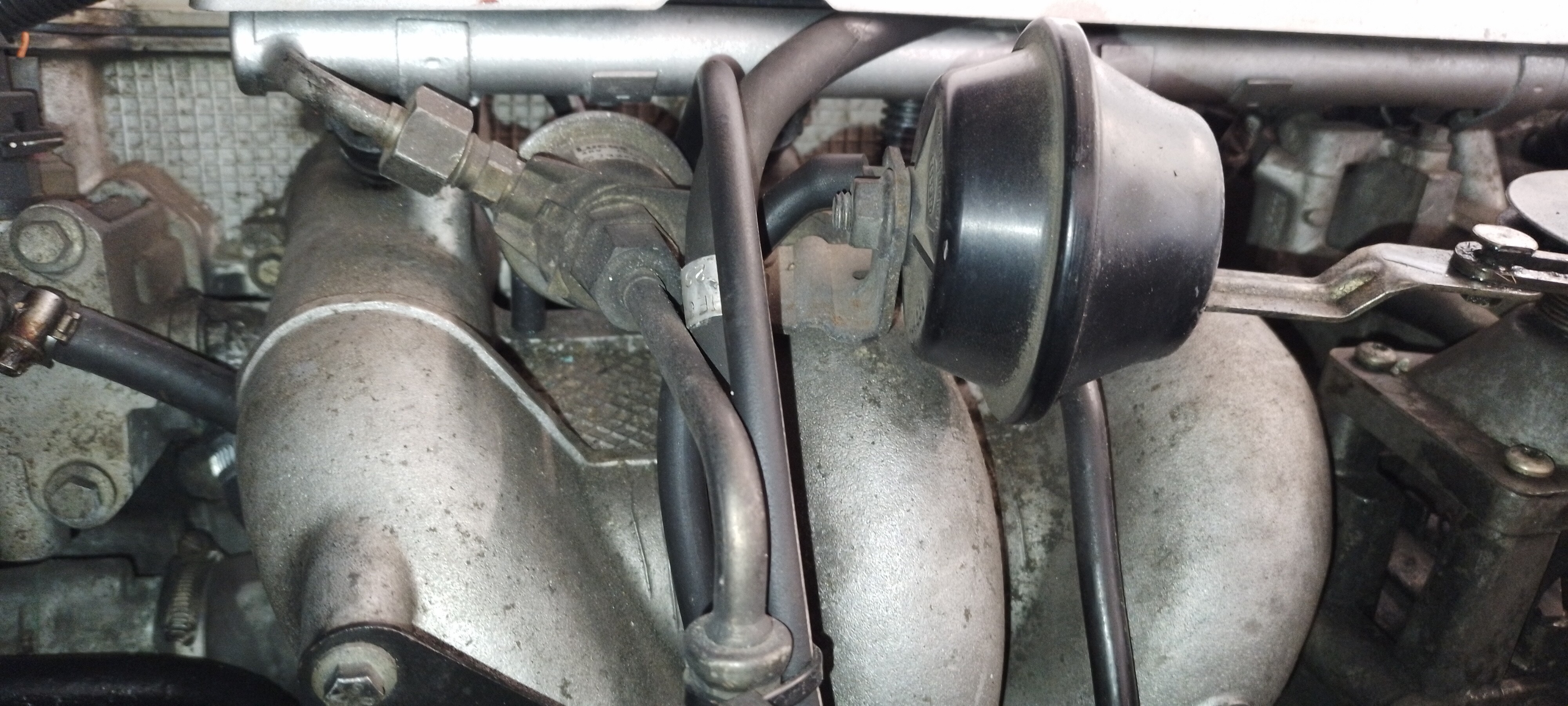 Rochester Valve Location, 95 XJS 6Cyl XJS Jaglovers Forums