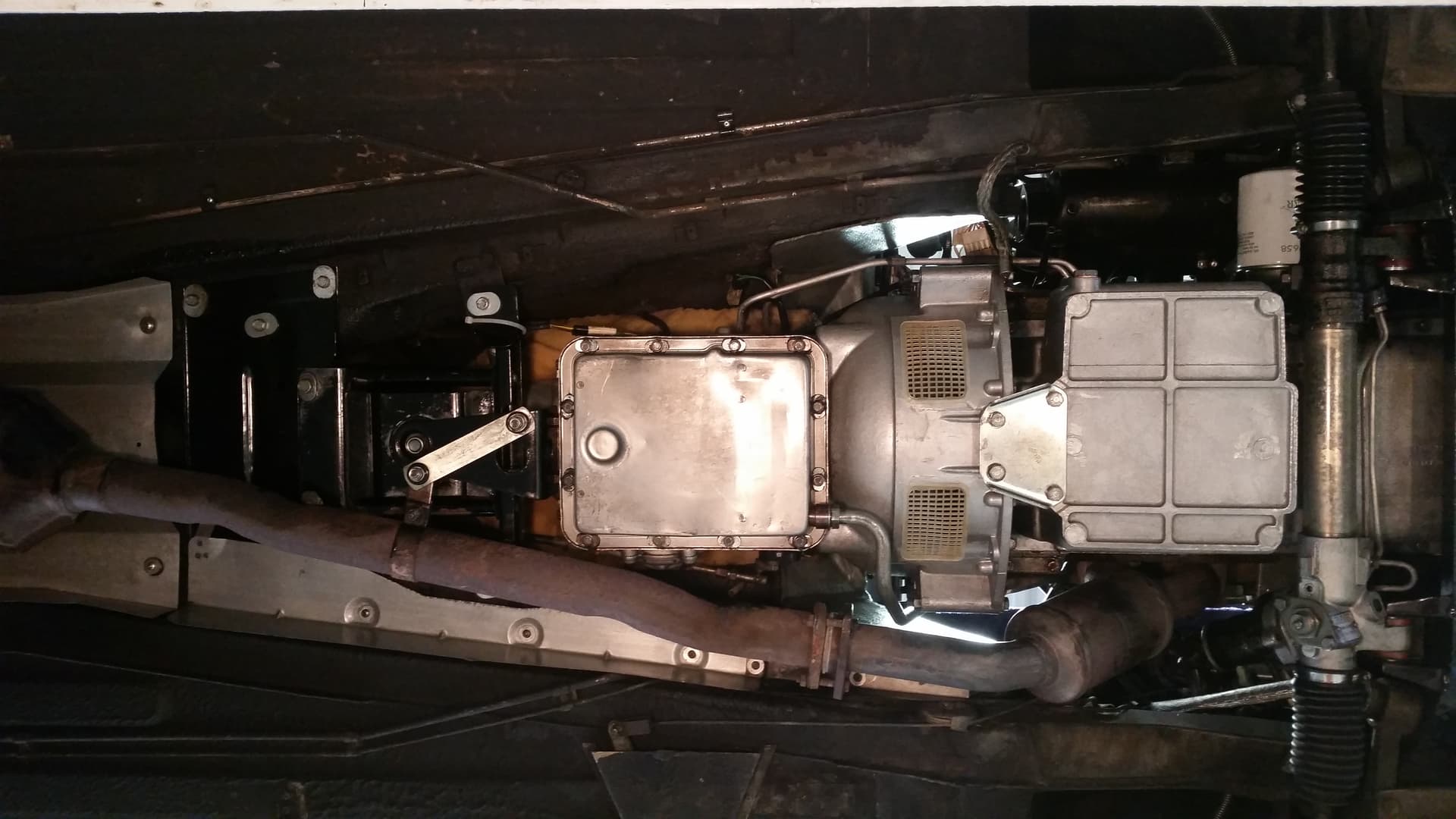 Rank smell and burning smoke from one exhaust only! - XJ - Jag-lovers ...