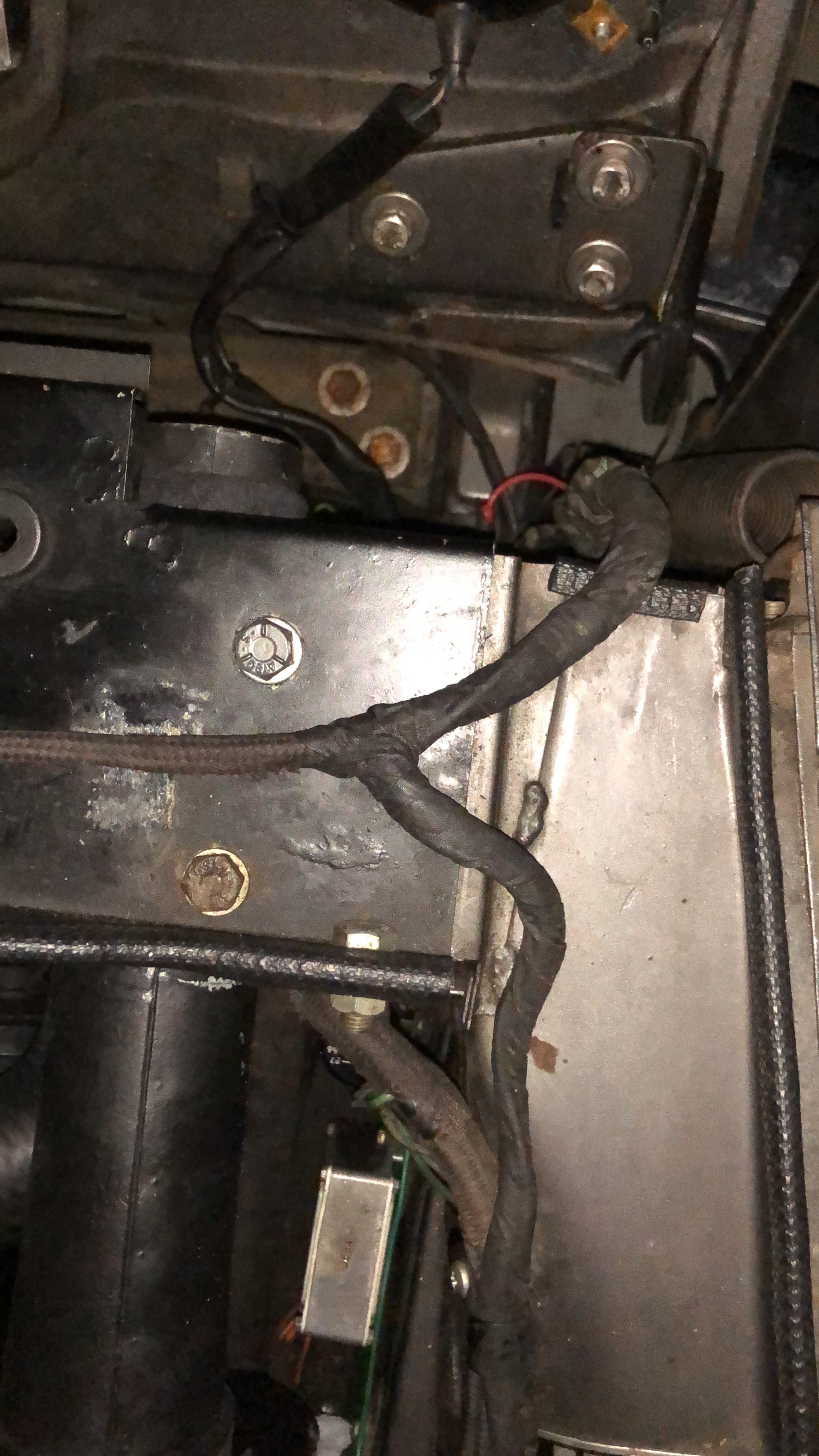 Help... Engine bay wiring loom photographs SIII anyone? XJ Jag