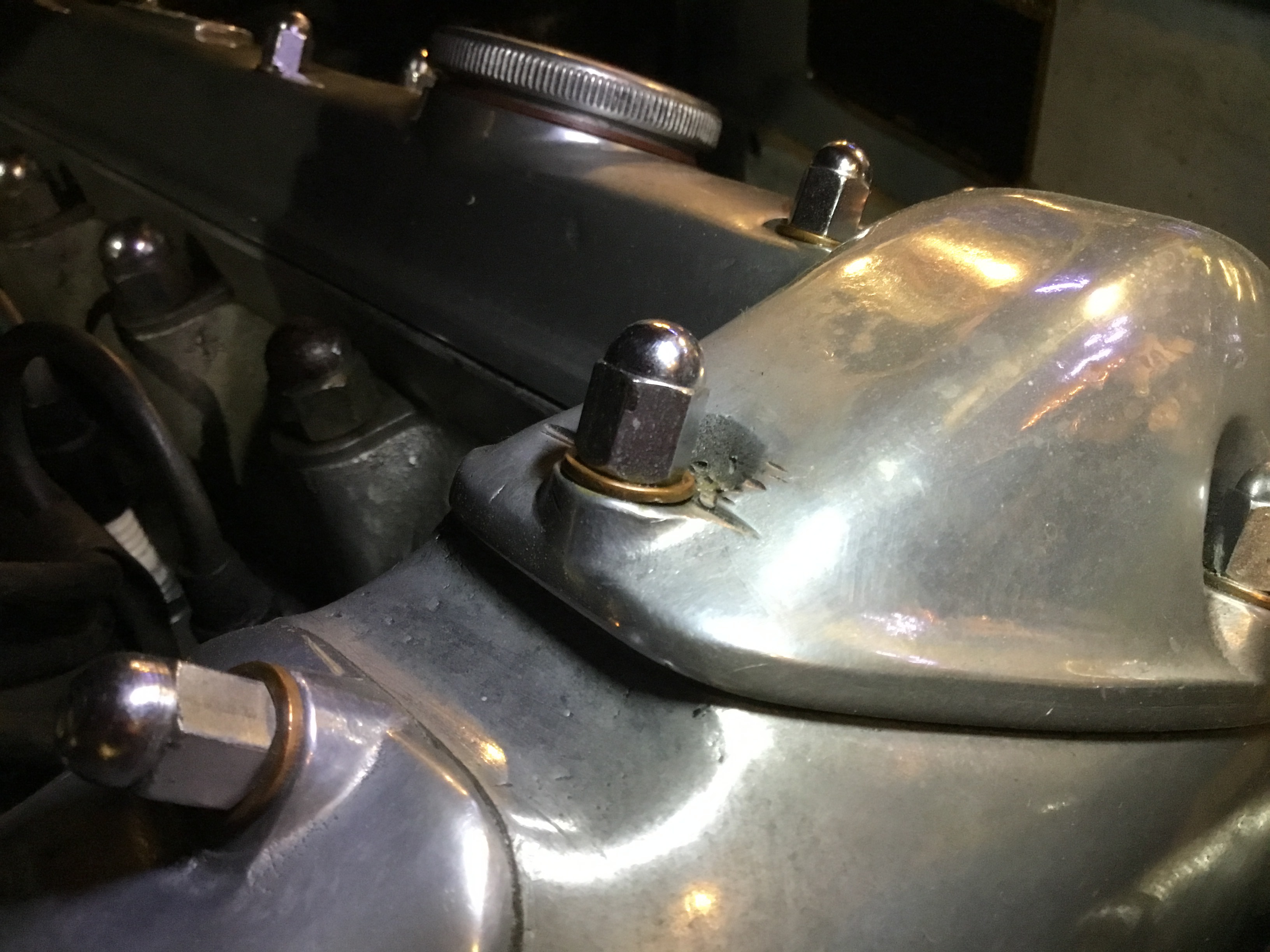 Camshaft oil feed pipes XK Jaglovers Forums