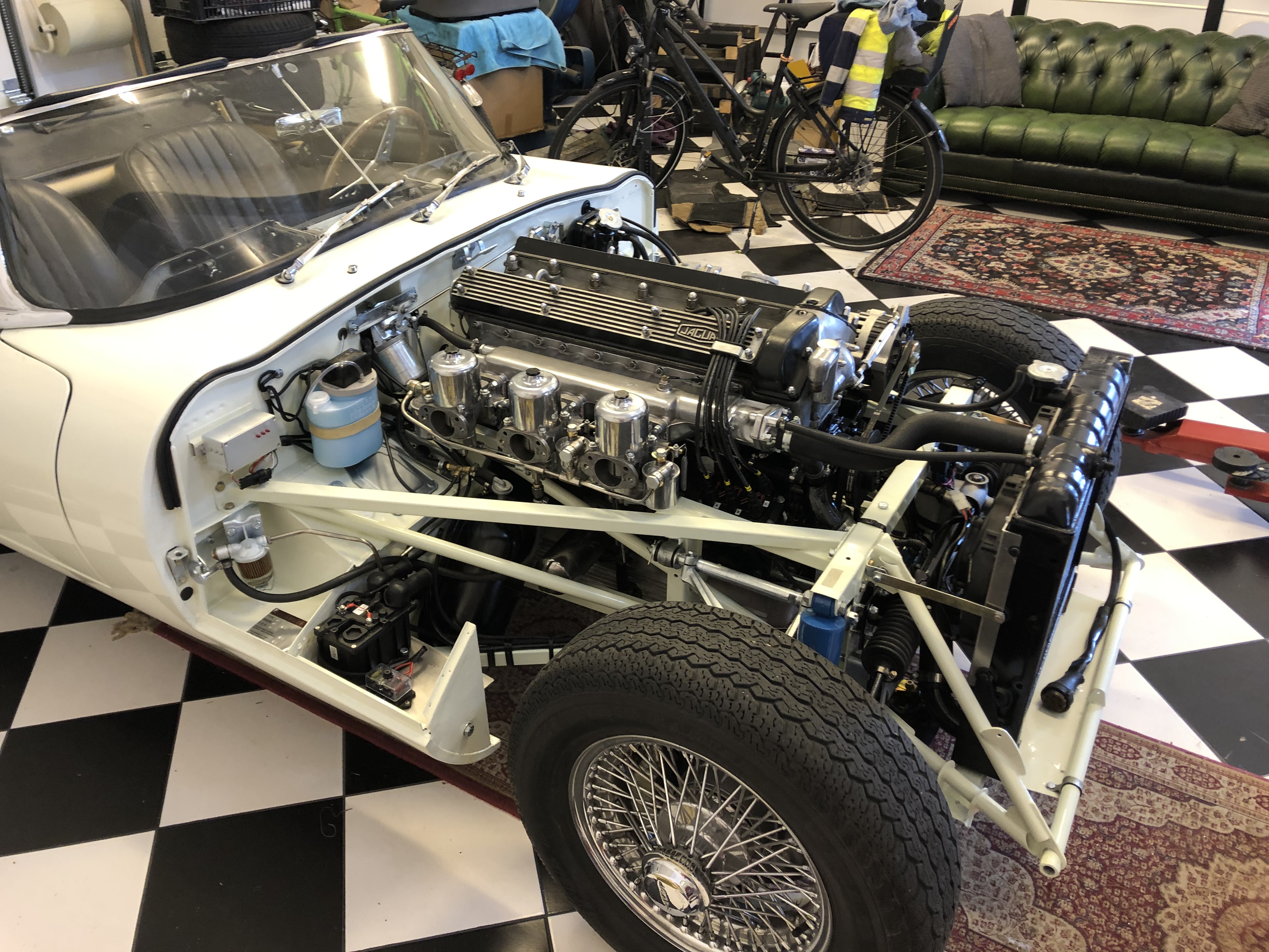 Installing Fuel injection and electronic ignition Etype Series 2 - Page ...