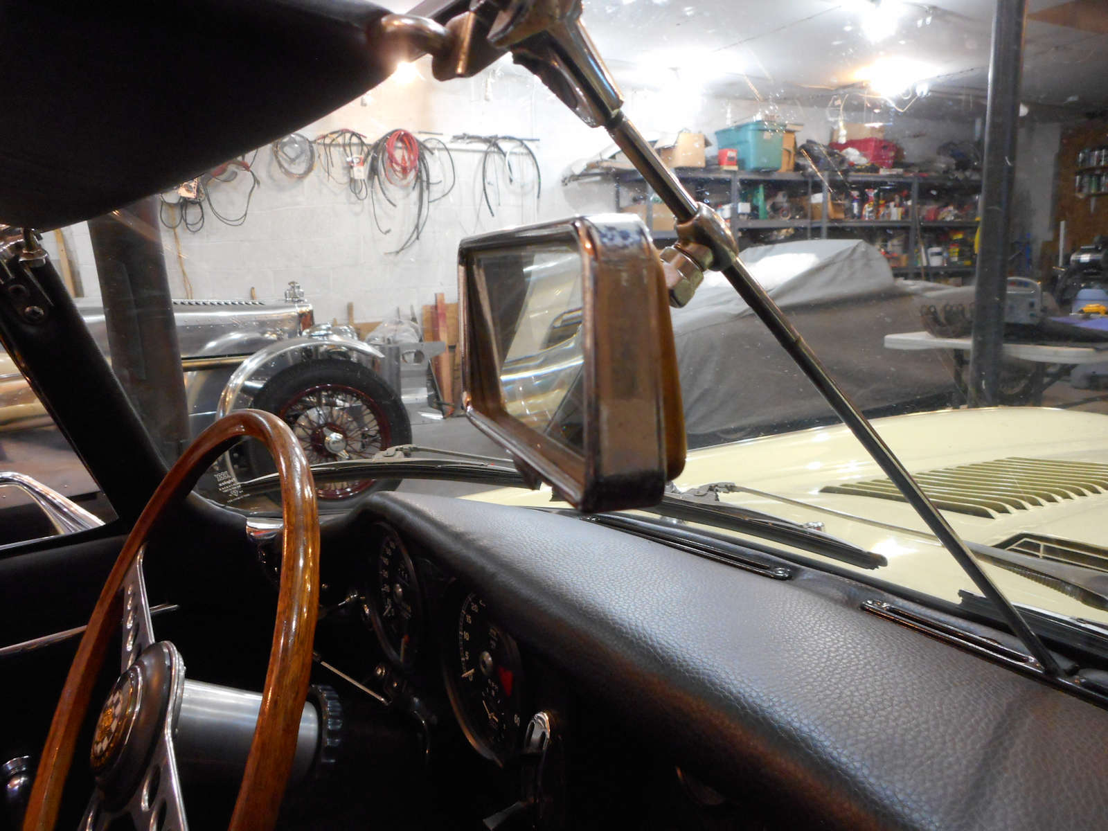 Center mirror finally Kaput! - E-Type - Jag-lovers Forums