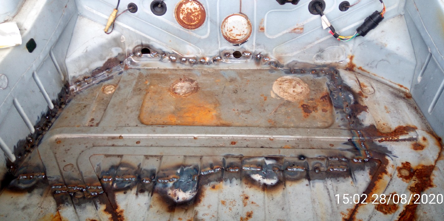 Very rusty trunk floor in MY88 - XJ40 - Jag-lovers Forums